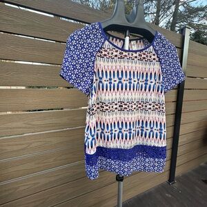 PerSeption Concept Blue and White Patterned Short Sleeve Top.